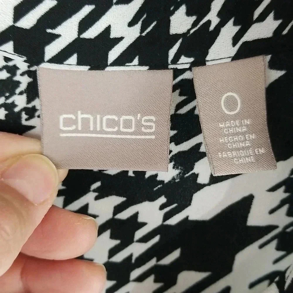 {Chico’s} Black & White Houndstooth Print Blouse 3/4 Sleeve High Low Hem - Picture 12 of 15